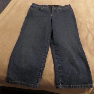 Gloria Vanderbilt Blue Jean Capri – Size 8